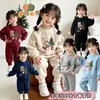 Conjunto de forro polar para niña, nueva colección otoño/invierno, conjunto de sudadera y pantalón con estampado navideño de dibujos animados, conjunto casual de forro polar para niños