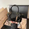 Bolso de mano tipo almohada de alta moda retro para mujer, nuevo estilo otoño e invierno 2026, bolso de hombro elegante, bolso cruzado versátil para el día a día