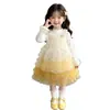 Conjunto de dos piezas para niña estilo coreano con tirantes y falda abullonada, atuendo de moda nuevo para primavera y otoño 2026 para niñas pequeñas