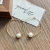 Brincos de pérolas de água doce naturais simples retro luz design de luxo brincos de anel elegantes brincos estilo socialite para mulheres