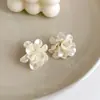 Brincos de Flor Branca com Pino de Prata 925 para Mulheres Verão Elegantes de Alta Qualidade Brincos de Camélia Brincos Exagerados da Costa Francesa