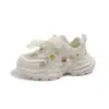 Sapatos Femininos 2026 Verão Novo Moda Calçados Infantis de Malha com Detalhe de Pérola, Tênis de Princesa para Meninas, Respirável e Vazado