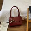 Bolsa tote estilo retrô, de alta qualidade e grande capacidade para mulheres, nova coleção 2025, moderna e única, adequada para o dia a dia.