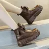 Botas Martin de cuero suave forradas de polar para mujer, botines, nuevo estilo otoño/invierno 2026, zapatos de suela gruesa que aumentan la altura para mujeres petite, botas altas de algodón