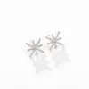 Pendientes Pequeños de Planeta Versátiles de Moda Tachuelas de Copo de Nieve Aguja de Plata Delicados Pendientes de Flor con Circonita Microincrustada para Mujer