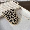 Terciopelo de gamuza estampado de leopardo multifuncional magnético para gafas de cuello collar para mujer para salir portátil soporte para sombrero soporte para gafas de sol accesorios