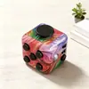 Fabricantes de origen en stock al por mayor 3.3cm agujero abierto cuadrado hilos de descompresión descompresión cubo de Rubik infinito dados juguetes