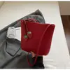 Bolsa Saco Retrô Moda Europeia e Americana para Mulheres 2025 Novo Estilo Bolsa de Ombro com Textura Versátil, Bolsa de Ombro para Sair, Bolsa Transversal