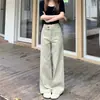 Foto Real # Calças Casuais Longas para Mulheres em Algodão Lavado à Areia Pesado Vintage com Textura Desgastada Dirty-Wash nas Cores Verde-Cinza e Café.