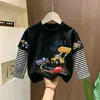 Camiseta de manga comprida 100% algodão para meninos, coleção primavera e outono 2026, novo estilo, gola redonda, roupas infantis, top com visual em camadas para bebê menino, camiseta de baixo