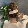 Horquilla de felpa con perlas de estilo coreano para otoño e invierno, de color liso, con forma de pico de pato, pinza para el pelo para mujer, pinza para sujetar el pelo en la parte posterior de la cabeza de alta sensibilidad.