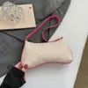 Bolso de mano de moda para mujer, de un solo hombro y bajo el brazo, con diseño tejido de moda, nuevo modelo de verano 2026, con colgante de cereza, elegante bolso de playa de paja