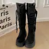 Botas largas adelgazantes de suela gruesa para mujer, nuevo estilo de otoño 2026, para aumentar la altura de mujeres bajitas, adecuadas para combinar con faldas, botas apiladas Maillard