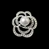 Broche de Flor Camélia com Diamante e Pérola Estilo Coreano Doce Acessórios de Vestuário Feminino Moda DIY Doce