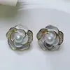 Aretes de Camelia de Perla de Agua Dulce Zhuji para Mujer, Versátiles y Elegantes, con un Toque de Lujo Ligero y de Alta Gama, Aretes de Zirconia de Flor de Goteo de Aceite