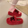 Pantuflas peludas de suela gruesa de moda para mujer, nuevo modelo 2026, mocasines de gamuza para el hogar, lindas pantuflas de algodón para usar en otoño e invierno al aire libre