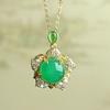 Collar de Mujer con Colgante Antiguo de Oro y Calcedonia Roja y Verde Collar Elegante para Mujer con Gota de Agua Incrustada en Oro