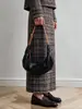 Bolso cruzado de piel para mujer Nuevo Bolso de hombro pequeño ligero para mujer Bolso tipo Dumpling de lujo ligero Bolso de cuerno de vaca de diseñador