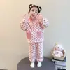 Conjunto de pijama de fleece coral para meninas para outono e inverno de 2026, novo roupão infantil de flanela espessada para meninas