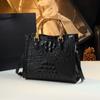Bolso Tote de Cuero de Cocodrilo Marca Hong Kong Modelo Nuevo 2026 Bolso de Mano para Mujer, Sensación de Alta Gama, Bolso Cruzado para Señoras de Mediana Edad, Bolso de Mamá