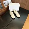 Zapatos de entrenamiento retro planos de cuero suave de alta calidad, en stock, un estilo atlético casual versátil y ligero, perfectos para parejas