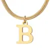 Colar com Pingente de Letra Inglesa em Aço Titânio Banhado a Ouro Real 18K, Design de Nicho, Joia Acessório Simples e de Alto Padrão para Mulheres