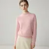 Simples, mas versátil! Suéter 100% cashmere para mulheres, com malha de 7 fios dupla, gola semi-alta e ombros de caimento regular, perfeito como peça base.