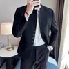 Traje de Lujo Ligero para Hombre Estilo Chino Nuevo Cuello Alto Dos Piezas Traje Delgado de Alta Gama para Hombre Decorado con Botones Traje