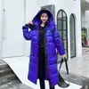 Casaco Outwear Europeu e Americano de Algodão com Capuz para Mulheres Inverno Comprimento Médio Acima do Joelho Espessado Outwear Pão 2025 Novo Estilo Coreano Outwear Brilhante de Algodão