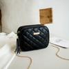 Nova bolsa feminina anual, bolsa feminina bordada com diamantes, cor sólida, corrente, ombro, transversal, casual, moderna, pequena, quadrada, para celular