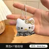 Nuevo Lindo Colgante de Gato KT Muñeca Dulce Adorno Colgante Ropa para Niños Zapatos Sombreros Decoración Broche Accesorios Piezas DIY