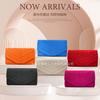 Bolsa de Mão Feminina Transfronteiriça, Bolsa de Festa Estilo Europeu e Americano, Bolsa de Festa de Veludo com Padrão de Três V, Bolsa de Festa Feminina Versátil e Fashion