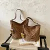 Elegante Bolsa para el Trabajo, Bolso de Hombro Versátil de Gran Capacidad para Mujer con Estampado de Leopardo, Bolso Cubo de Moda Mate Vintage de Alta Gama