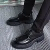 Zapatos casuales de cuero versátiles para hombre, estilo nuevo, punta redonda, transpirables, zapatos de cordones estilo de negocios, suela gruesa, zapatos Derby que aumentan la altura