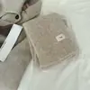 Bufanda de lana suave y mullida para mujer, bufanda de punto cálida y gruesa de invierno, calentador de cuello estilo ins para estudiante, fabricante