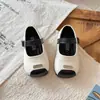 Novos sapatos de couro para meninas de primavera e outono, elegantes sapatos de princesa estilo francês, sapatos de barco para bebês da moda com sola macia e blocos de cor