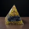 Comercio Exterior Transfronterizo Nuevo Producto Pirámide de Cristal Piedra Triturada Resina Decoración de Escritorio para el Hogar y la Oficina Fábrica de Artesanías