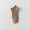Meias Sociais Masculinas, Novo Estilo Primavera e Verão, Meias Invisíveis Lisas Versáteis para Homens, Meias de Algodão Confortáveis Absorventes de Suor, Costura Dupla, Estilo Business