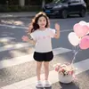 Camisa de Verano de Manga Corta Estilo Coreano para Niñas, Top de Bebé Elegante y Lindo con Diseño de Flor 3D, Conjunto de Dos Piezas Moderno para Niños