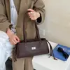 Bolsa matelassê estilo tweed sob o braço, nova coleção outono/inverno 2026, moderna e sofisticada, bolsa baguette vintage, bolsa de mão, bolsa de ombro para mulheres