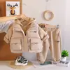 Conjunto de Ropa Gruesa de Invierno para Niños y Niñas 2027 Nuevo Modelo Chaqueta de Algodón Gruesa de Invierno para Niños y Niñas y Chaleco Conjunto de Tres Piezas Ropa de Bebé