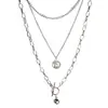 Collar de cadena de clavícula con colgante de hebilla de retrato de salto de discoteca de hip hop de metal multicapa estilo europeo y americano para hombres y mujeres, moderno y genial.