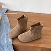 Botas Curtas para Meninas Estilo Coreano 2025 Outono Novas Botas Infantis Fashion Versátil Elegante Botas de Couro Simples para Meninas