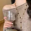 ¡Actriz Famosa! Cadena de Suéter con Hojas Color Café Melard para Mujer, Estilo Largo Otoño e Invierno, Accesorio de Collar de Nicho de Alta Gama