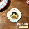 Broche de gato negro caricatura tarta de huevo gato insignia lindo comida gatito pin ropa bolsa de niños accesorio decoración
