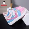 Bobodou 2026 Nuevas Llegadas Primavera/Otoño Niños Medianos a Grandes Zapatos de Caña Alta Superficie de Cuero Zapatos de Tabla para Niñas Zapatos Deportivos para Niños Zapatillas de Correr Venta al por Mayor