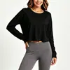 Top esportivo transpassado sem costas com recorte e manga longa para mulheres, saída de praia curta soltinha para fitness, camiseta de yoga respirável de secagem rápida