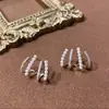 Pendientes de Plata de Ley S925 Venta Caliente de TikTok Circonita Microincrustada Perla Pendientes de Cuatro Garras para Mujer Pendientes Elegantes de Lujo Ligero Pendientes de Celebridad de Internet