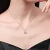 Collar Colgante Pequeño Caballo de Plata S925 Rueda de la Fortuna para Mujer con Topacio, Diseño de Nicho de Lujo Ligero, Joyería de Plata de Caballo que Atrae la Riqueza, Fábrica Proveedora para Transmisiones en Vivo