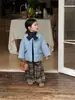 Invierno 2025 Nuevo Estilo Ropa Infantil Coreana Para Niñas Chaqueta de Algodón Floral Vintage Reversible Abrigo de Algodón Azul